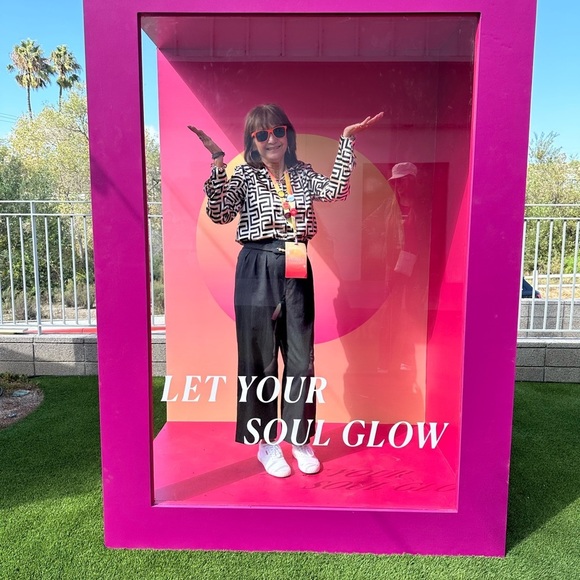 Please Like, Save & Share This Listing For My Next Silent Show💕 Thanks🥰 - Picture 7 of 16